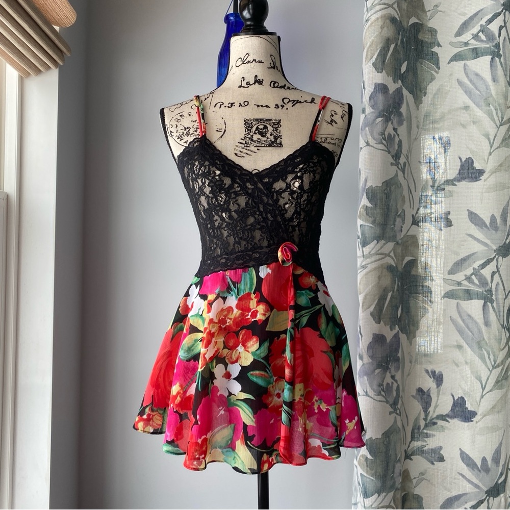 Vintage 90s Victoria’s Secret Gold Label Floral Lace Babydoll Slip Dress- xs